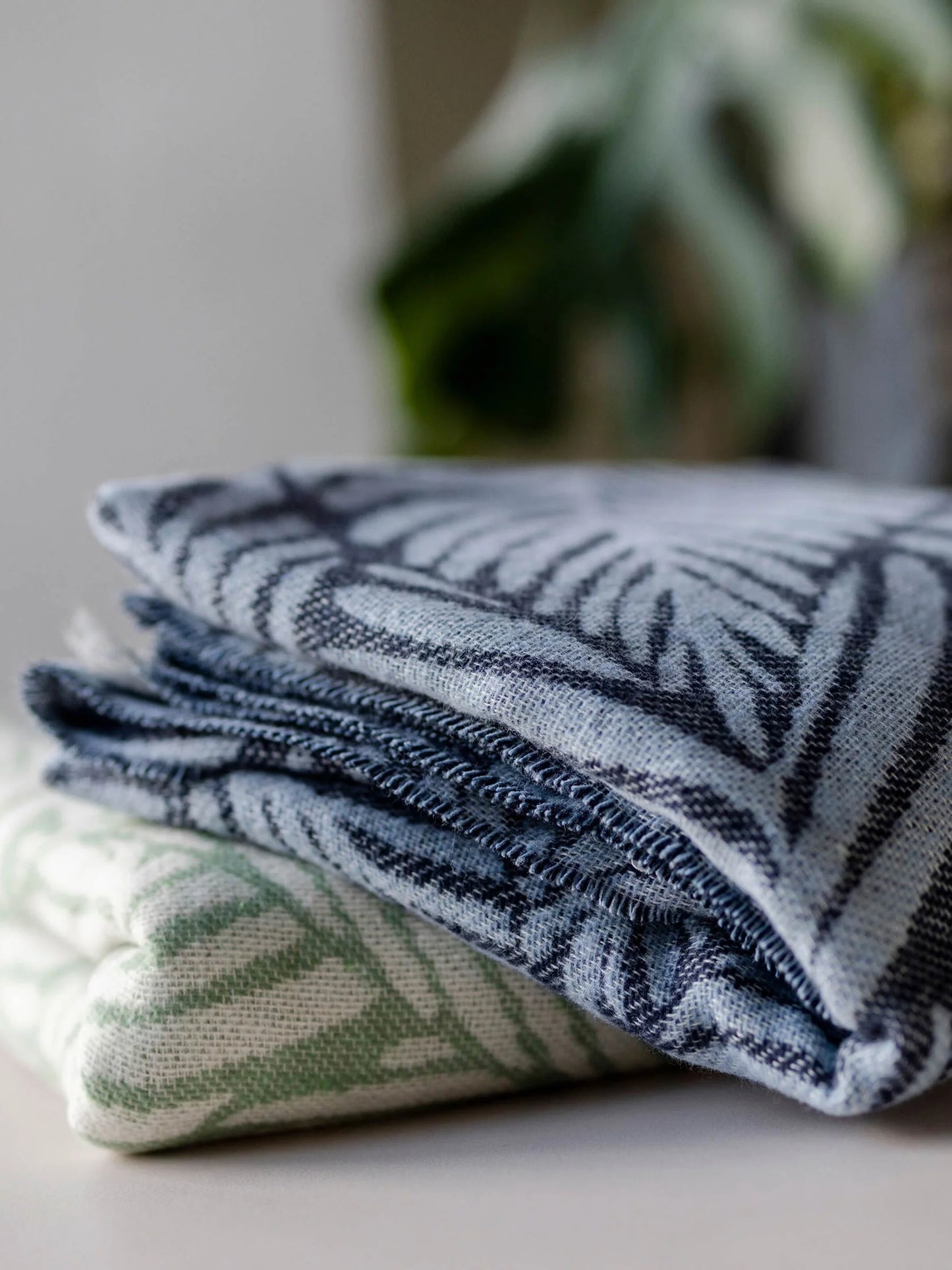 Fraas Sustainability Edition - Decke mit Blätter-Design - Made in Germany 670105-590