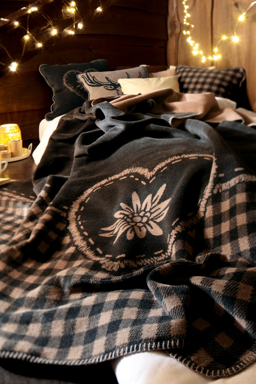 Biederlack Wohn-und Kuscheldecke "Alp Charm" braun,schwarz, 150x200cm