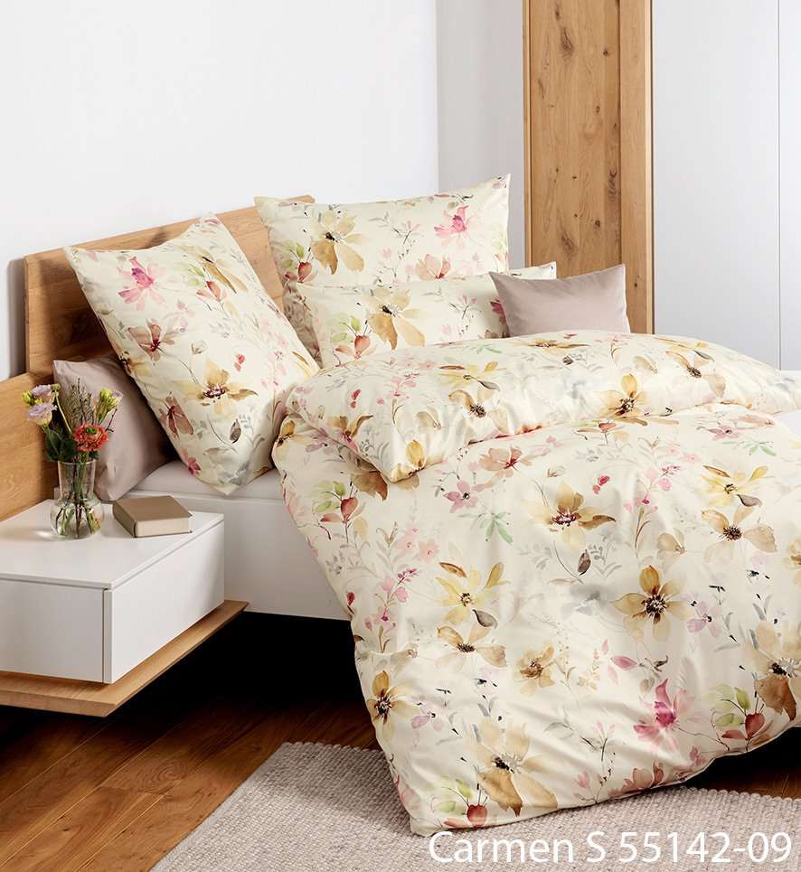 Janine CARMEN S 55142-09 Interlock-Jersey Bettwäsche mit zartem Blumenmuster in Rosa, Grün und Beige auf hellem Grund